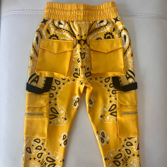 50% OFF GUAPI CARGO PANTS YELLOW - Picture 2 of 6